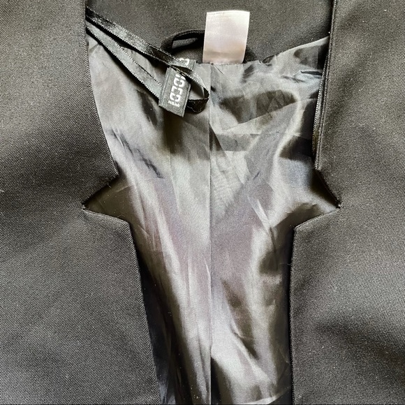 H&M black blazer with pockets - Size 2 - Picture 3 of 8